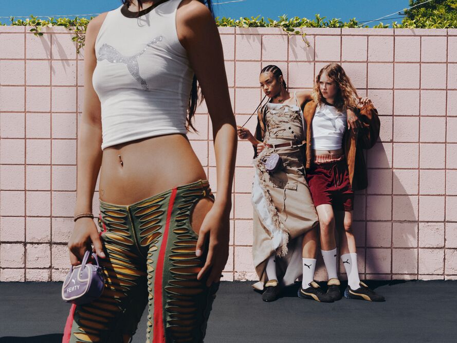 Rihanna Perfects Sport Fashion – The New FENTY x PUMA Rihanna Perfects Sport Fashion – The New FENTY x PUMA Vanity Teen 虚荣青年 Lifestyle & new faces magazine