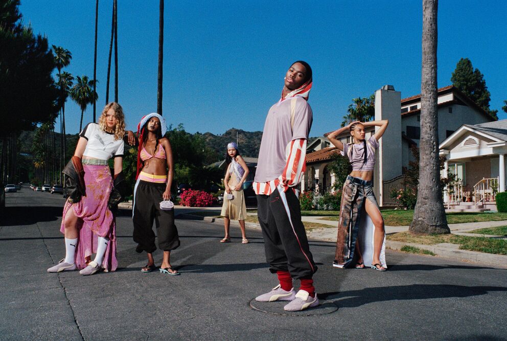 Rihanna Perfects Sport Fashion – The New FENTY x PUMA Rihanna Perfects Sport Fashion – The New FENTY x PUMA Vanity Teen 虚荣青年 Lifestyle & new faces magazine