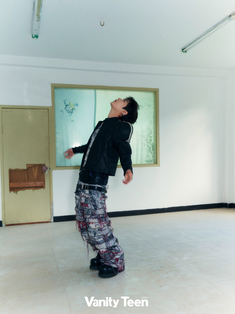 VTEEN cover - Victor Ma VTEEN cover - Victor Ma Vanity Teen 虚荣青年 Lifestyle & new faces magazine