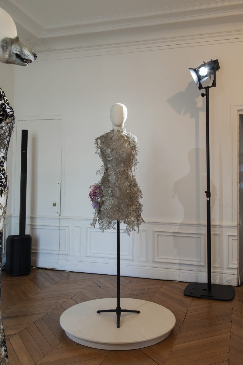Between myths, fashion and art: Sylvio Giardina presents his evocative wild wood at the Couture Week in Paris Between myths, fashion and art: Sylvio Giardina presents his evocative wild wood at the Couture Week in Paris Vanity Teen 虚荣青年 Lifestyle & new faces magazine