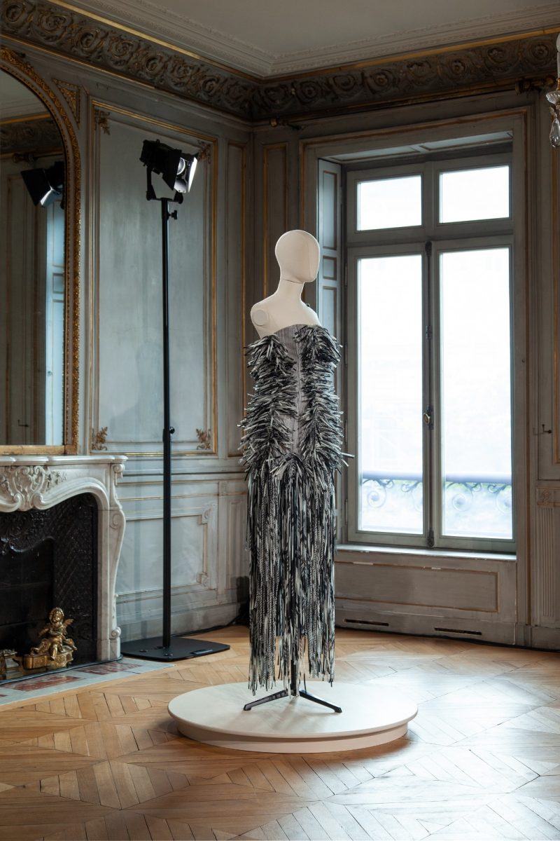Between myths, fashion and art: Sylvio Giardina presents his evocative wild wood at the Couture Week in Paris Between myths, fashion and art: Sylvio Giardina presents his evocative wild wood at the Couture Week in Paris Vanity Teen 虚荣青年 Lifestyle & new faces magazine