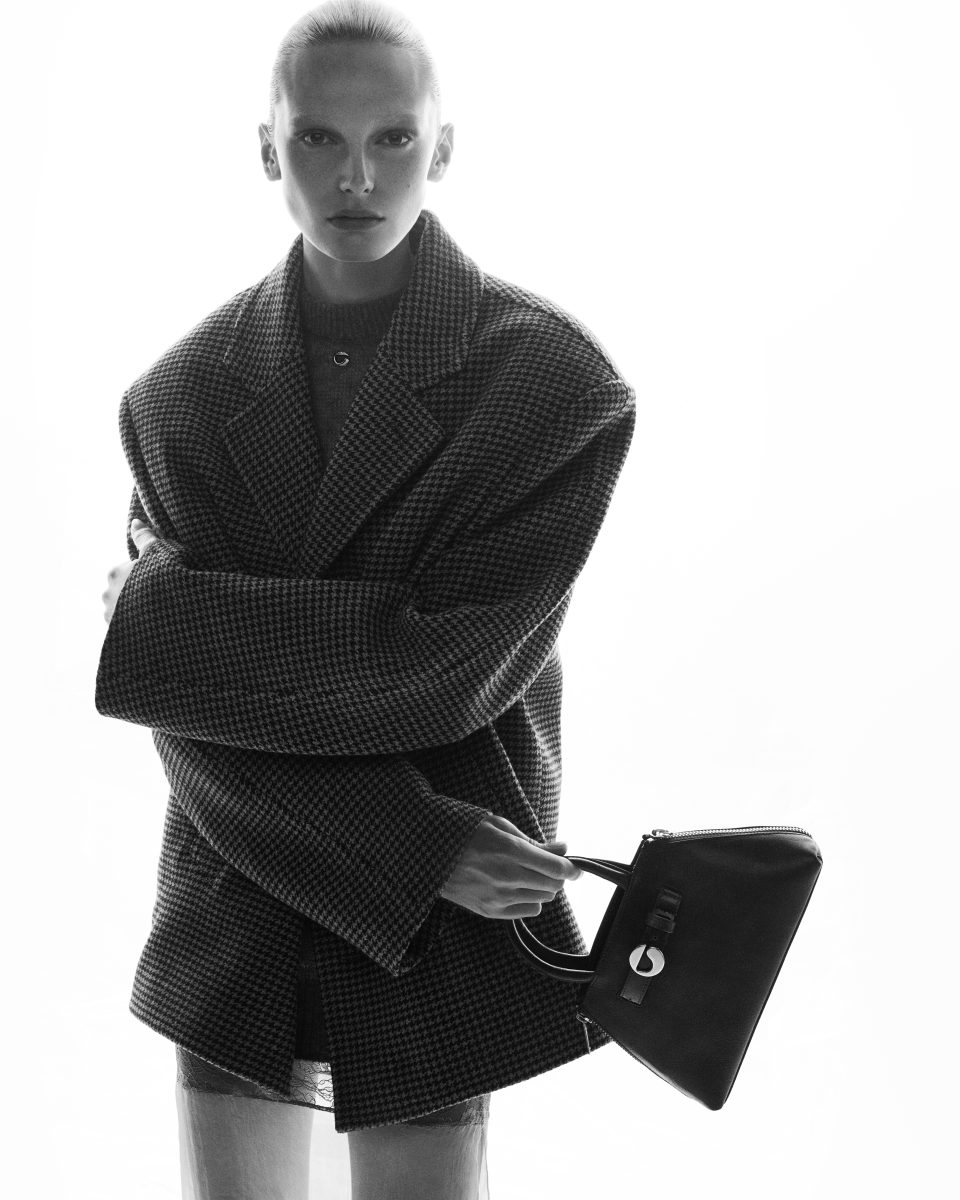 Multiplicity in Motion: Alex Consani in Coperni’s AW25 LAN Party Campaign Multiplicity in Motion: Alex Consani in Coperni’s AW25 LAN Party Campaign Vanity Teen 虚荣青年 Lifestyle & new faces magazine