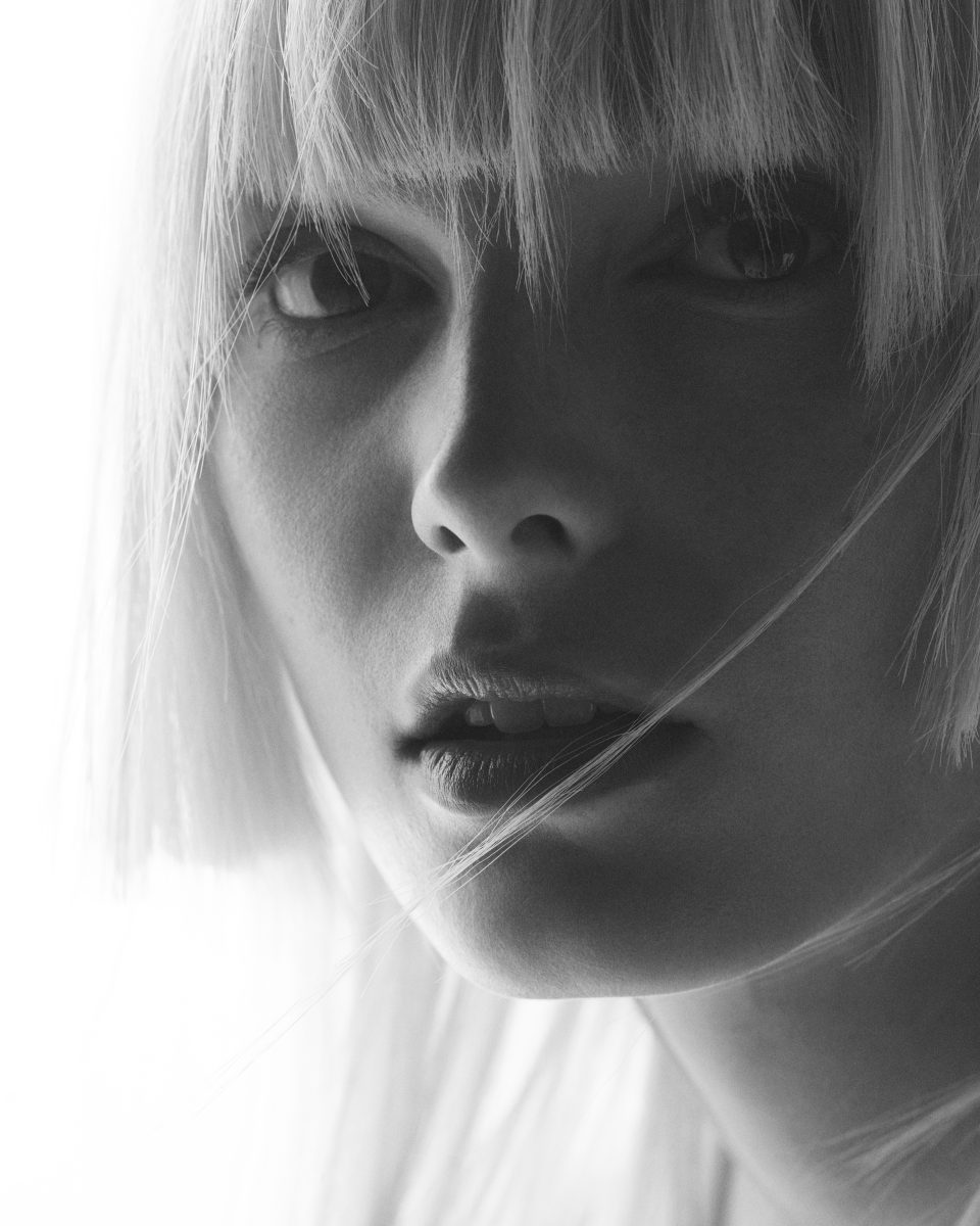 Multiplicity in Motion: Alex Consani in Coperni’s AW25 LAN Party Campaign Multiplicity in Motion: Alex Consani in Coperni’s AW25 LAN Party Campaign Vanity Teen 虚荣青年 Lifestyle & new faces magazine