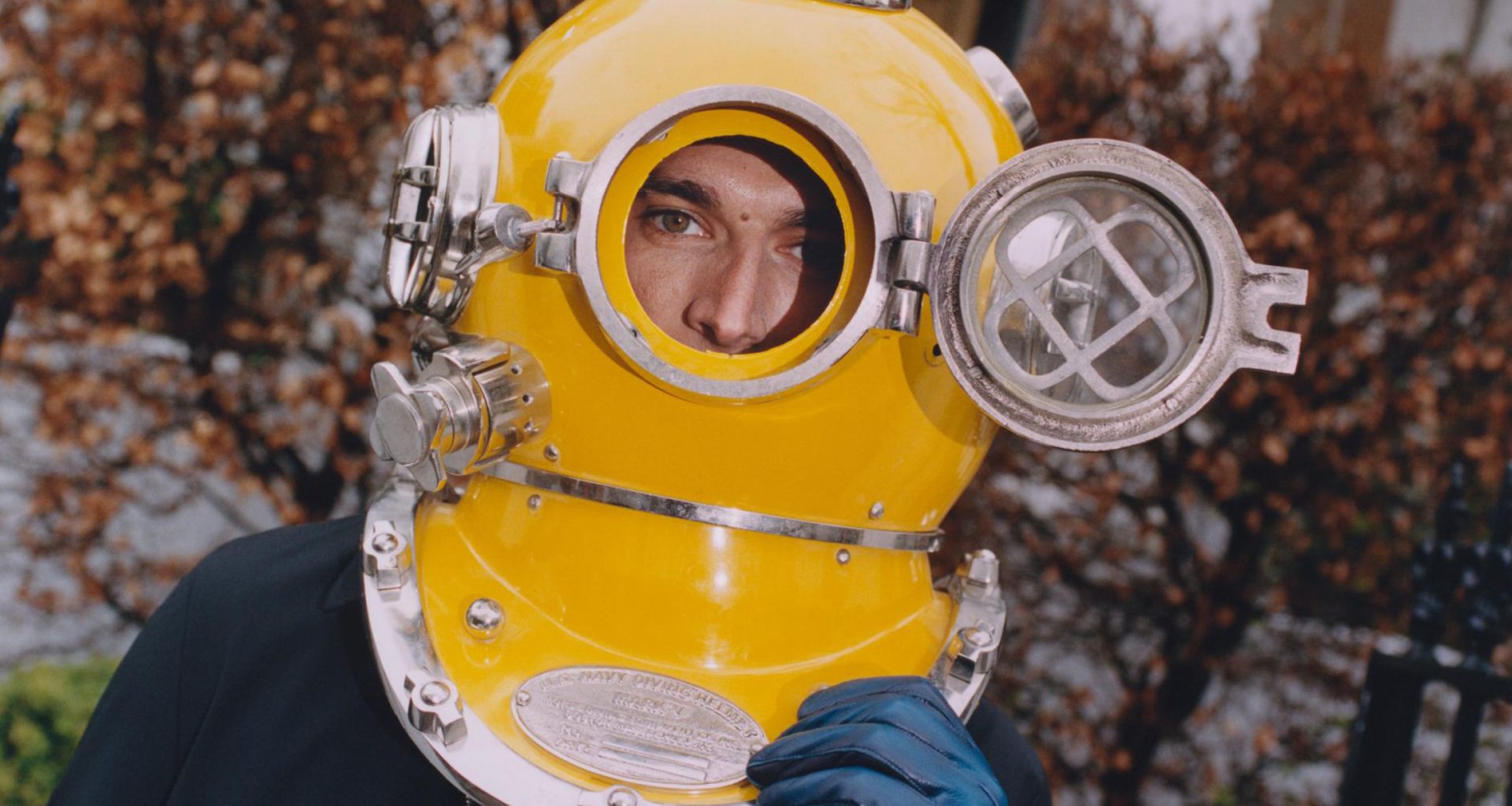 PAUL SMITH AUTUMN WINTER ’25 CELEBRATES BRITISH ECCENTRCITY IN THE HEART OF NOTTING HILL PAUL SMITH AUTUMN WINTER ’25 CELEBRATES BRITISH ECCENTRCITY IN THE HEART OF NOTTING HILL Vanity Teen 虚荣青年 Lifestyle & new faces magazine