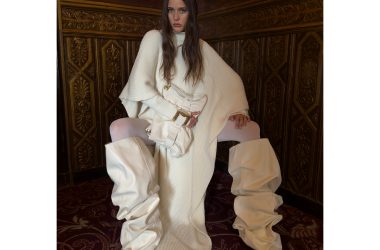 Balmain Unveils its FW25 Campaign: A bold ode to sophistication, strength, and timeless heritage Balmain Unveils its FW25 Campaign: A bold ode to sophistication, strength, and timeless heritage Vanity Teen 虚荣青年 Lifestyle & new faces magazine