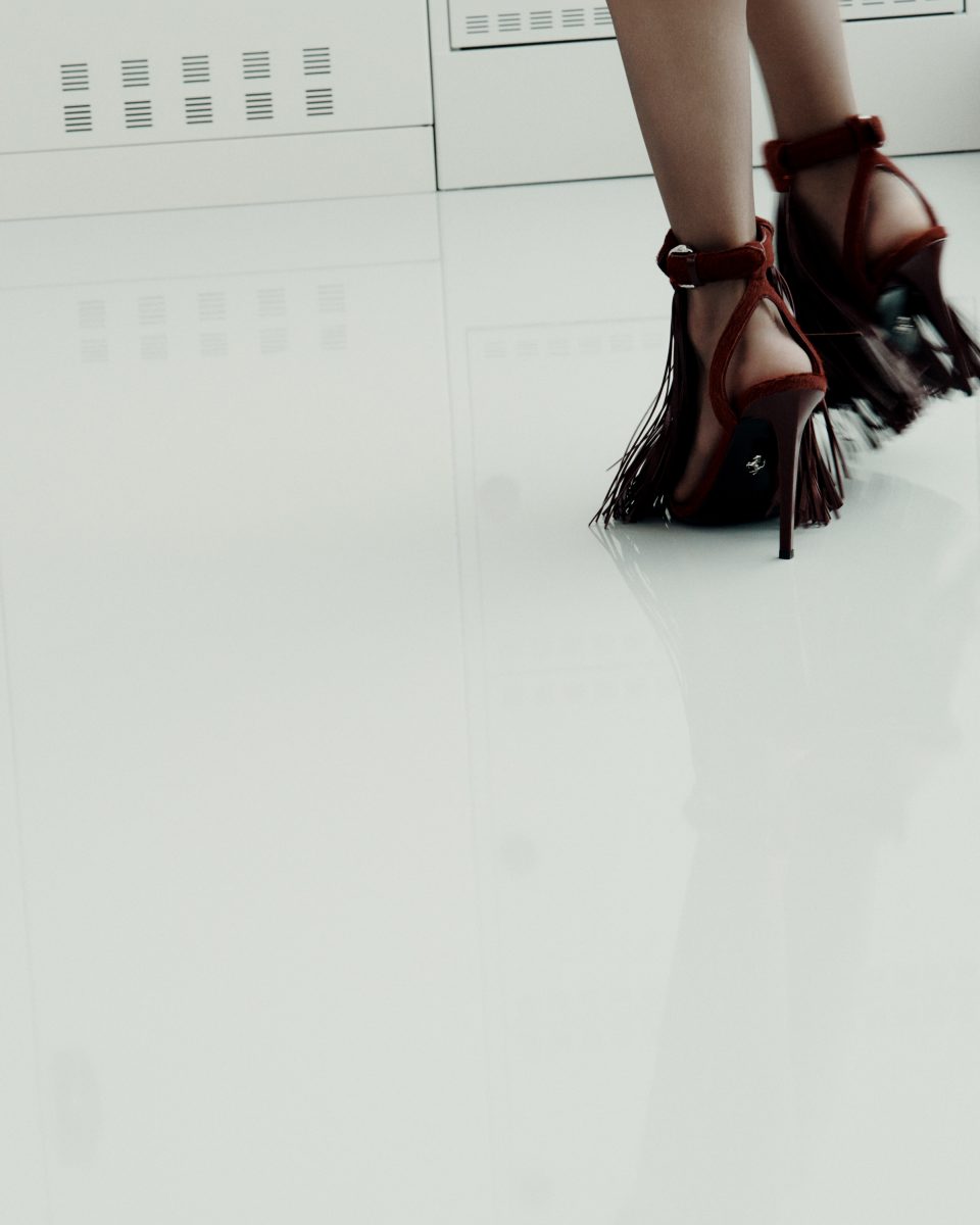 FERRARI FW25 ADVERTISING CAMPAIGN - THE WORKSHOP AS A VISIONARY LABORATORY OF STYLE AND INNOVATION Vanity Teen 虚荣青年 Lifestyle & new faces magazine FERRARI FW25 ADVERTISING CAMPAIGN - THE WORKSHOP AS A VISIONARY LABORATORY OF STYLE AND INNOVATION FERRARI FW25 ADVERTISING CAMPAIGN - THE WORKSHOP AS A VISIONARY LABORATORY OF STYLE AND INNOVATION Vanity Teen 虚荣青年 Lifestyle & new faces magazine