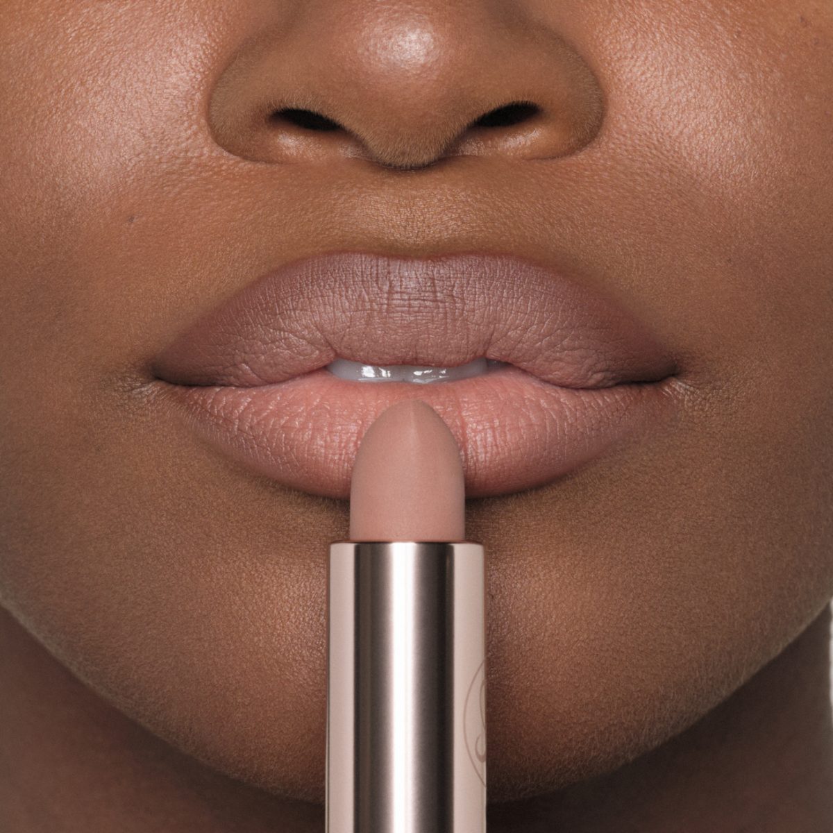 Discover the New Anastasia Beverly Hills Fall Collection -MATTE + SATIN LIPSTICK: Full-pigment formulas with comfortable wearability Discover the New Anastasia Beverly Hills Fall Collection -MATTE + SATIN LIPSTICK: Full-pigment formulas with comfortable wearability Vanity Teen 虚荣青年 Lifestyle & new faces magazine