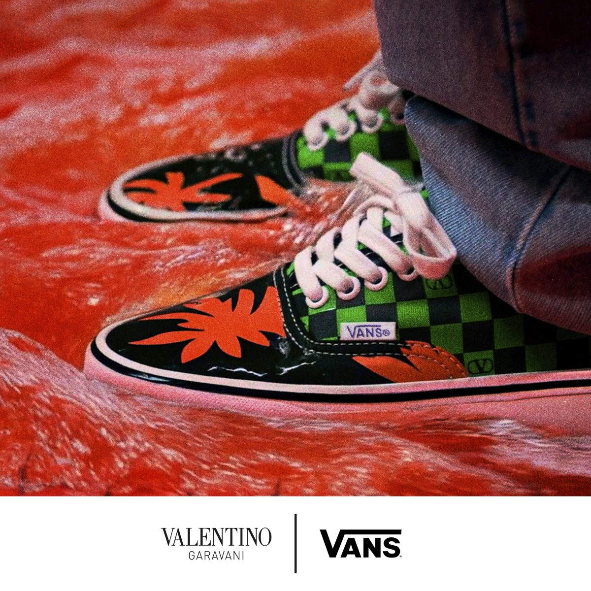 VALENTINO GARAVANI AND VANS COLLABORATION - A MORE VULNERABLE AND FLUID DIMENSION VALENTINO GARAVANI AND VANS COLLABORATION - A MORE VULNERABLE AND FLUID DIMENSION Vanity Teen 虚荣青年 Lifestyle & new faces magazine