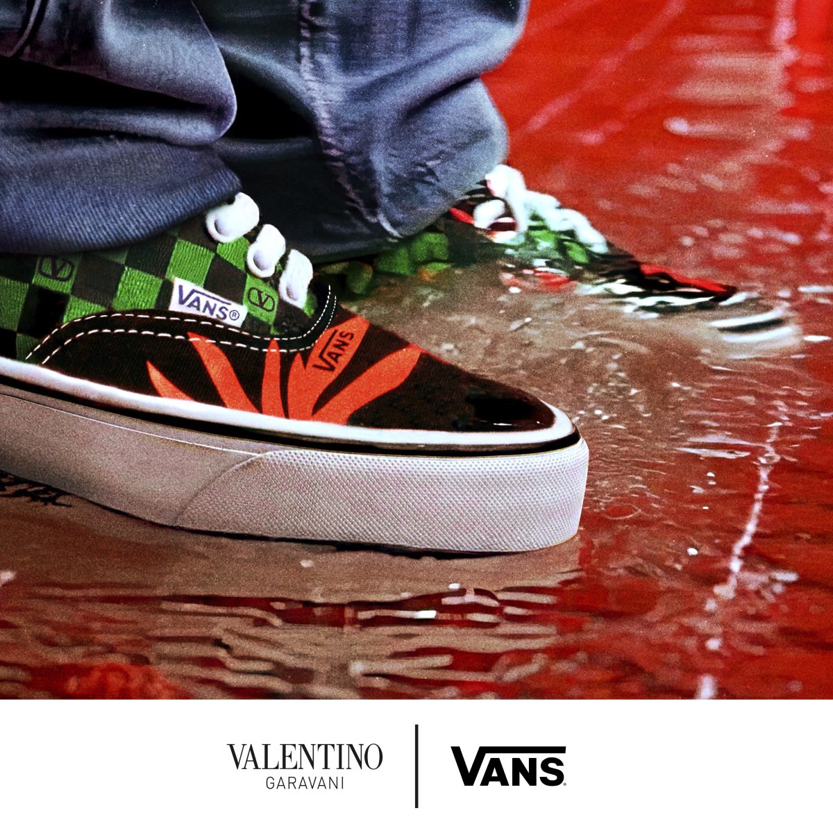 VALENTINO GARAVANI AND VANS COLLABORATION - A MORE VULNERABLE AND FLUID DIMENSION VALENTINO GARAVANI AND VANS COLLABORATION - A MORE VULNERABLE AND FLUID DIMENSION Vanity Teen 虚荣青年 Lifestyle & new faces magazine