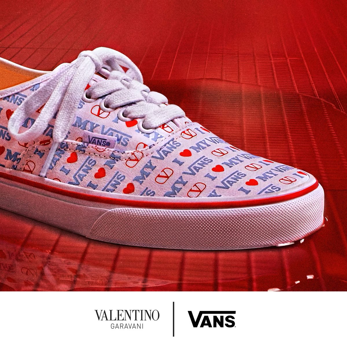 VALENTINO GARAVANI AND VANS COLLABORATION - A MORE VULNERABLE AND FLUID DIMENSION VALENTINO GARAVANI AND VANS COLLABORATION - A MORE VULNERABLE AND FLUID DIMENSION Vanity Teen 虚荣青年 Lifestyle & new faces magazine