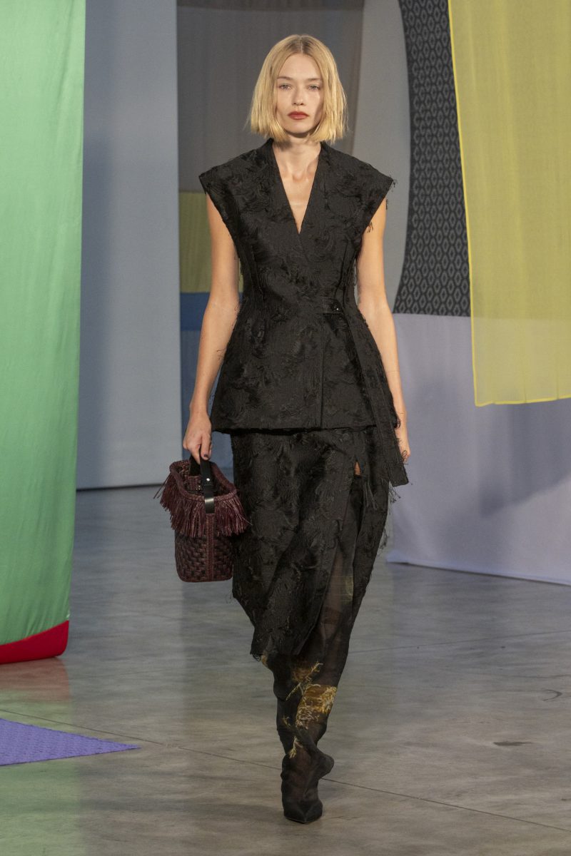 Proenza Schouler SS26 — A Prelude in Fragments Proenza Schouler SS26 — A Prelude in Fragments Vanity Teen 虚荣青年 Lifestyle & new faces magazine