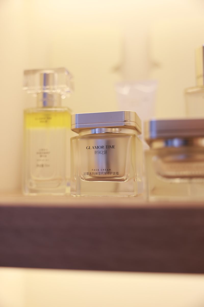 Purple Mist from the East Augurs Well - Beijing Institute of Fashion Technology and Paphos Studio Bring "Purple Mist from the East Augurs Well" to Paris, Blending Virtual Innovation with Oriental Aesthetics Purple Mist from the East Augurs Well - Beijing Institute of Fashion Technology and Paphos Studio Bring "Purple Mist from the East Augurs Well" to Paris, Blending Virtual Innovation with Oriental Aesthetics Vanity Teen 虚荣青年 Lifestyle & new faces magazine