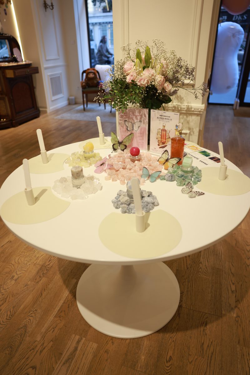 Purple Mist from the East Augurs Well - Beijing Institute of Fashion Technology and Paphos Studio Bring "Purple Mist from the East Augurs Well" to Paris, Blending Virtual Innovation with Oriental Aesthetics Purple Mist from the East Augurs Well - Beijing Institute of Fashion Technology and Paphos Studio Bring "Purple Mist from the East Augurs Well" to Paris, Blending Virtual Innovation with Oriental Aesthetics Vanity Teen 虚荣青年 Lifestyle & new faces magazine