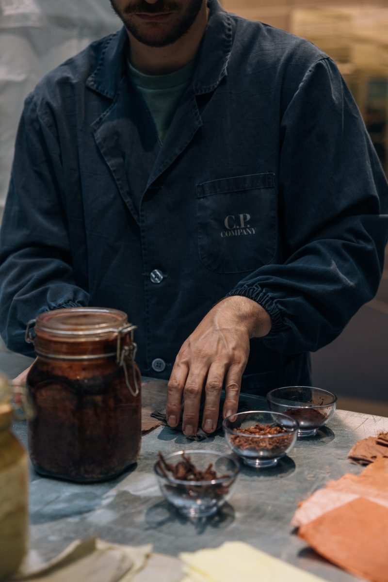 REIMAGINING GARMENTS AND THEIR USE: C.P. COMPANY UNVEILS THE NEW INSTALMENT OF LABORATORIO REIMAGINING GARMENTS AND THEIR USE: C.P. COMPANY UNVEILS THE NEW INSTALMENT OF LABORATORIO Vanity Teen 虚荣青年 Lifestyle & new faces magazine