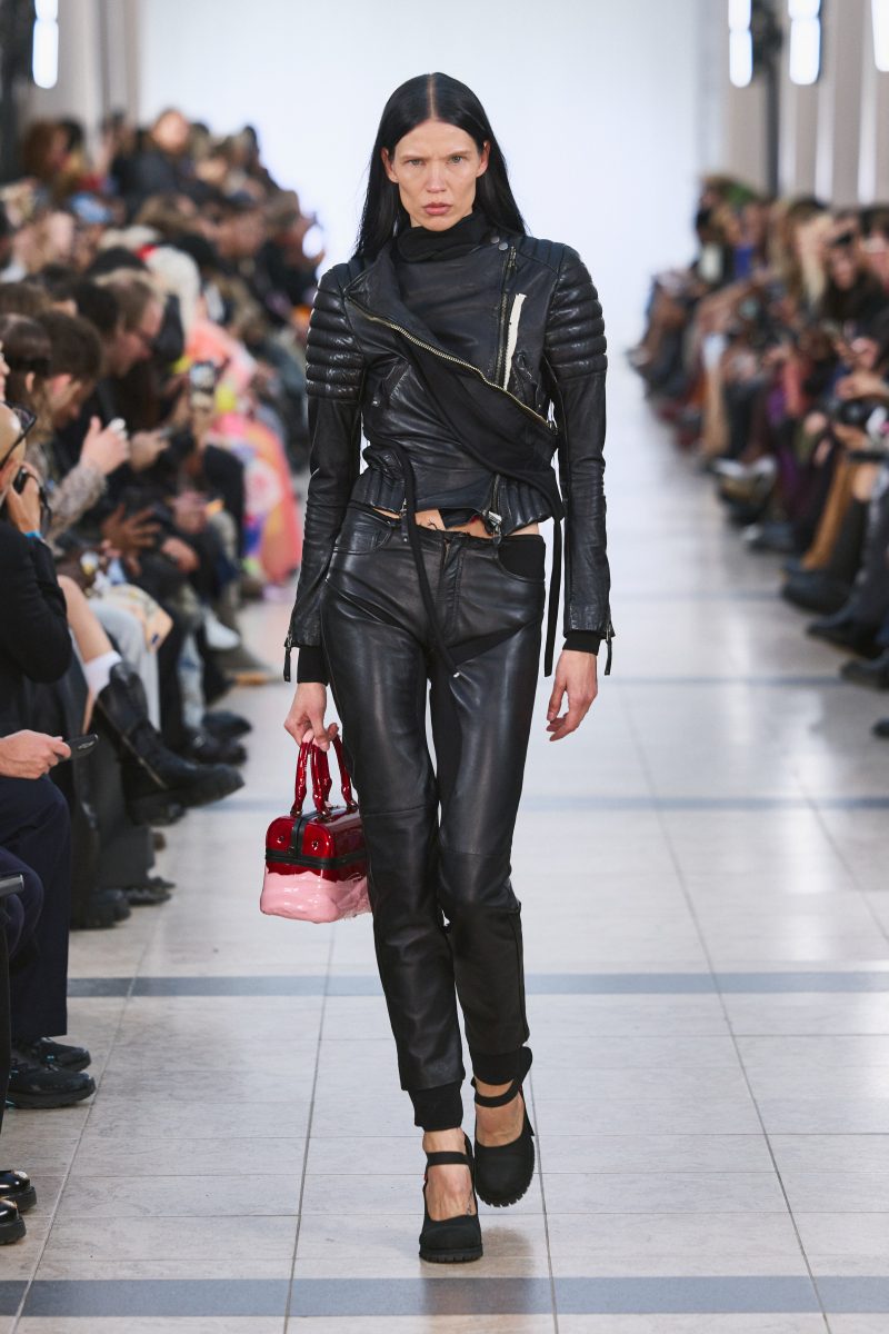 Ottolinger Presents “Girlfriend”: SS26 at Paris Fashion Week Ottolinger Presents “Girlfriend”: SS26 at Paris Fashion Week Vanity Teen 虚荣青年 Lifestyle & new faces magazine