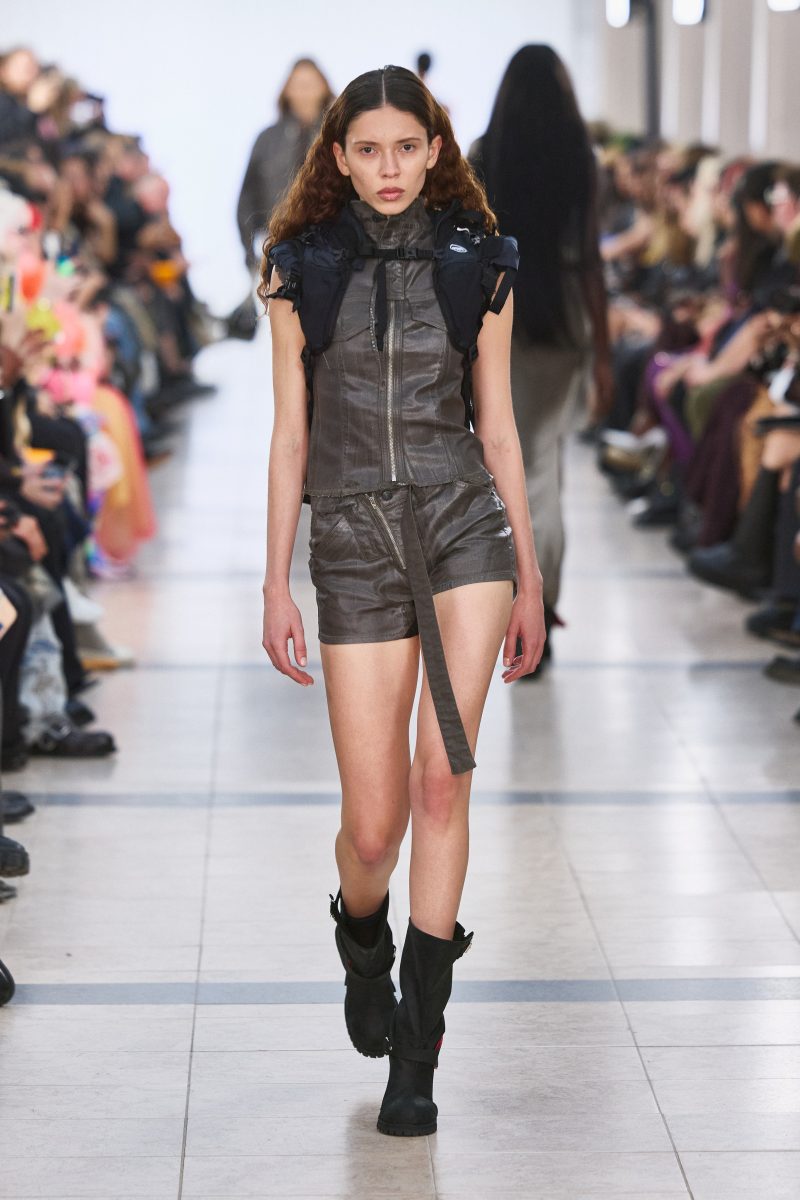 Ottolinger Presents “Girlfriend”: SS26 at Paris Fashion Week Ottolinger Presents “Girlfriend”: SS26 at Paris Fashion Week Vanity Teen 虚荣青年 Lifestyle & new faces magazine