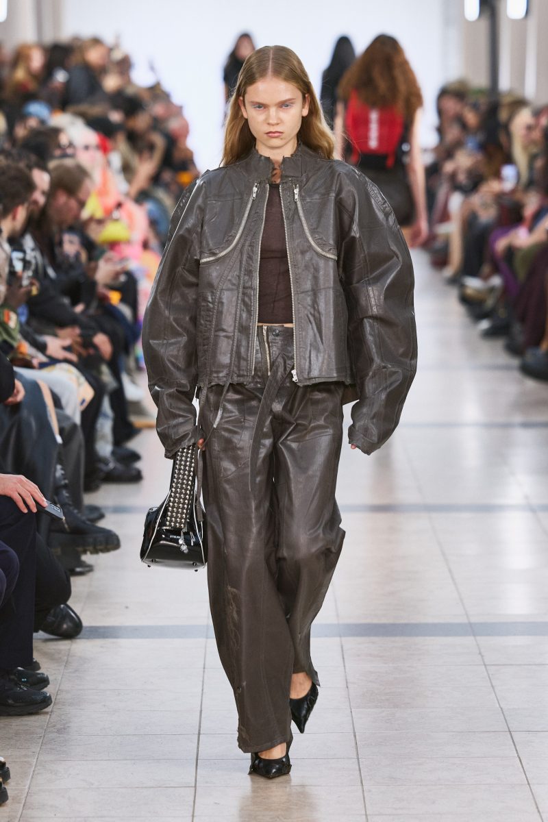 Ottolinger Presents “Girlfriend”: SS26 at Paris Fashion Week Ottolinger Presents “Girlfriend”: SS26 at Paris Fashion Week Vanity Teen 虚荣青年 Lifestyle & new faces magazine