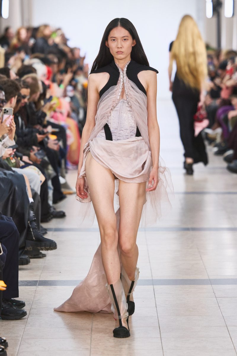 Ottolinger Presents “Girlfriend”: SS26 at Paris Fashion Week Ottolinger Presents “Girlfriend”: SS26 at Paris Fashion Week Vanity Teen 虚荣青年 Lifestyle & new faces magazine