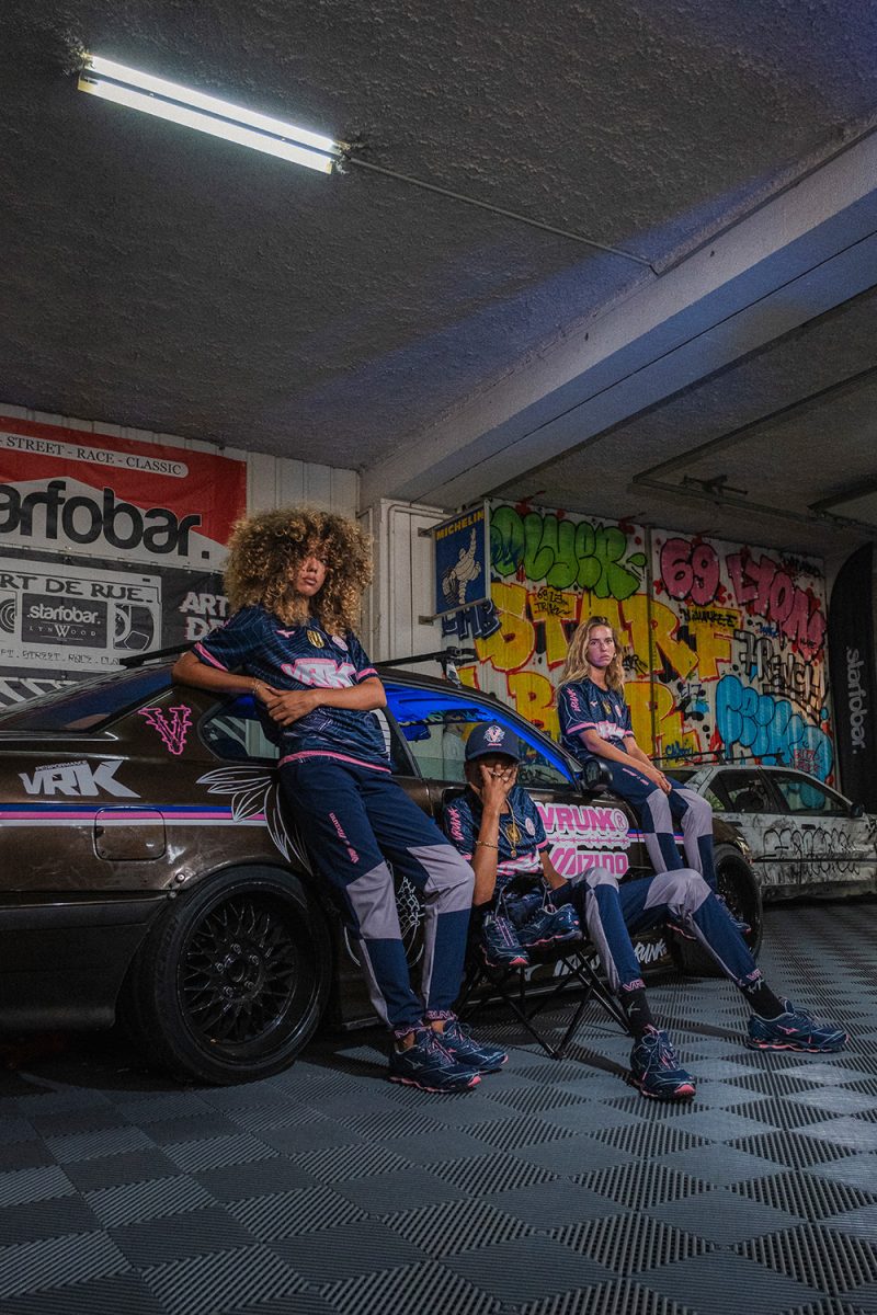 Mizuno Sportstyle Meets VRUNK For A Collaborative Capsule, Tapping Into The Heart Europe’s Most Influential Streetwear Sub-Culture Mizuno Sportstyle Meets VRUNK For A Collaborative Capsule, Tapping Into The Heart Europe’s Most Influential Streetwear Sub-Culture Vanity Teen 虚荣青年 Lifestyle & new faces magazine
