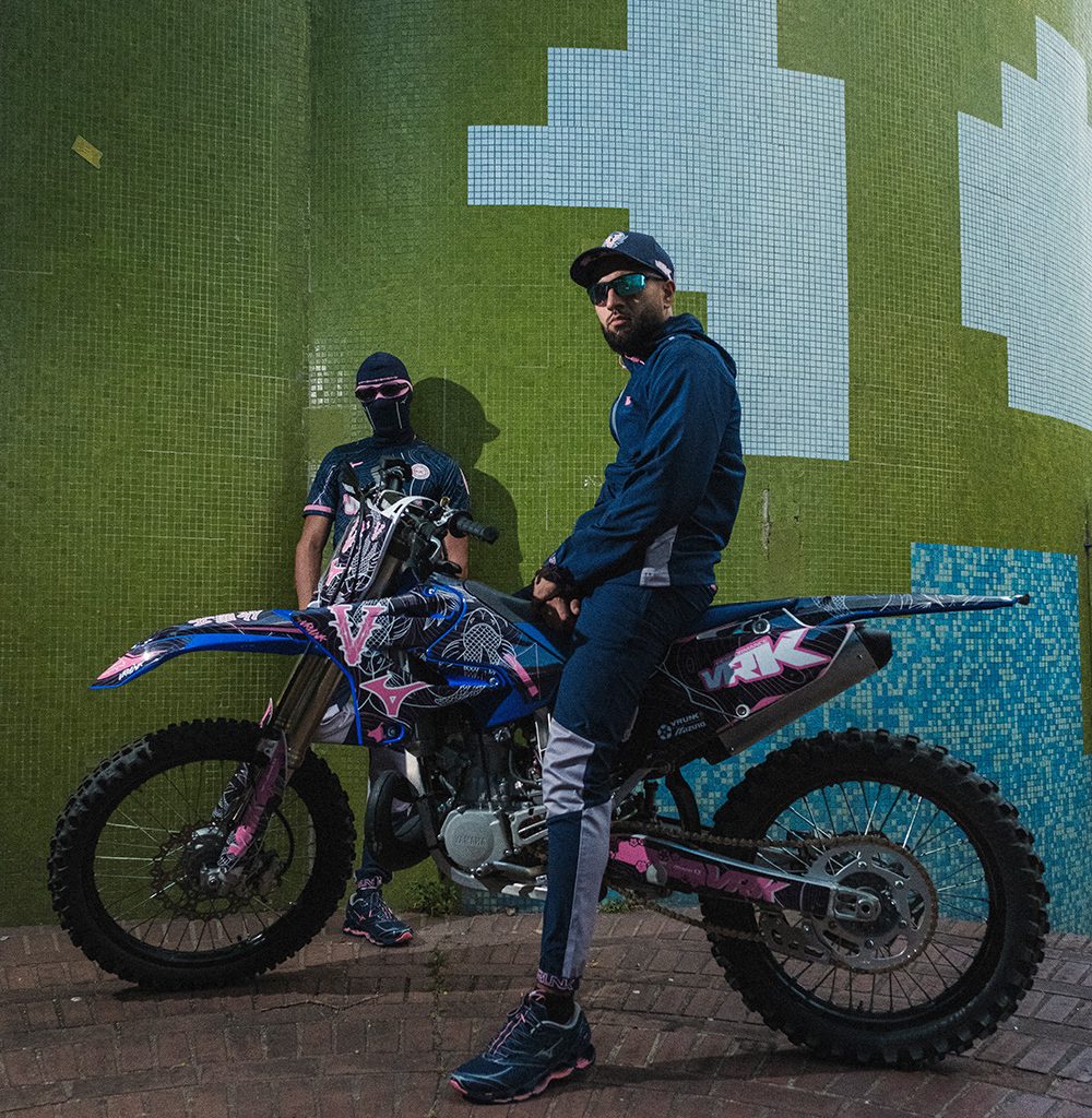 Mizuno Sportstyle Meets VRUNK For A Collaborative Capsule, Tapping Into The Heart Europe’s Most Influential Streetwear Sub-Culture Mizuno Sportstyle Meets VRUNK For A Collaborative Capsule, Tapping Into The Heart Europe’s Most Influential Streetwear Sub-Culture Vanity Teen 虚荣青年 Lifestyle & new faces magazine