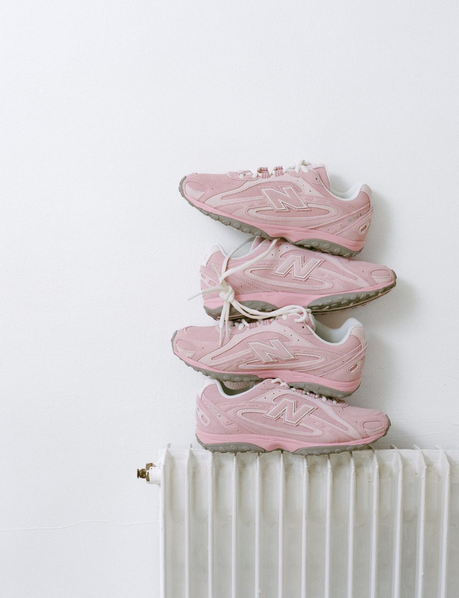 New Balance 204L NAKED Copenhagen Exclusive: A Study in Pink: The New Balance 204L in Soft Pink New Balance 204L NAKED Copenhagen Exclusive: A Study in Pink: The New Balance 204L in Soft Pink Vanity Teen 虚荣青年 Lifestyle & new faces magazine