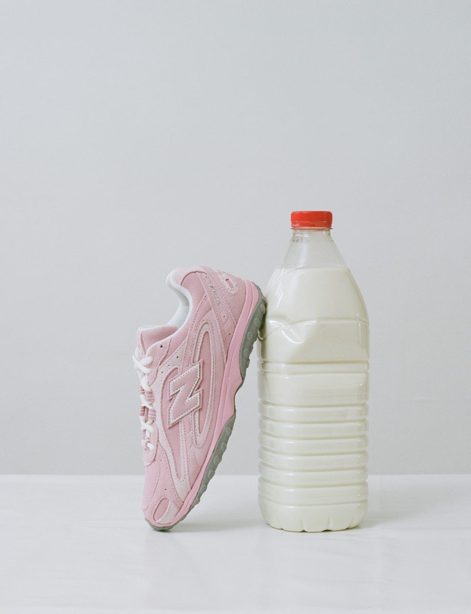 New Balance 204L NAKED Copenhagen Exclusive: A Study in Pink: The New Balance 204L in Soft Pink New Balance 204L NAKED Copenhagen Exclusive: A Study in Pink: The New Balance 204L in Soft Pink Vanity Teen 虚荣青年 Lifestyle & new faces magazine