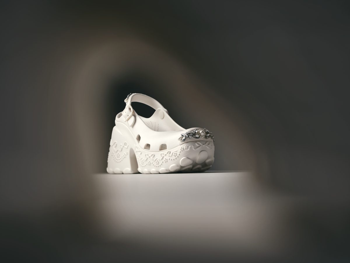 Simone Rocha and Crocs Launches Fourth Collaboration Today Simone Rocha and Crocs Launches Fourth Collaboration Today Vanity Teen 虚荣青年 Lifestyle & new faces magazine