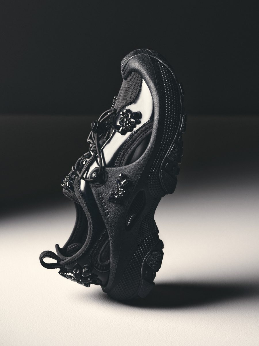 Simone Rocha and Crocs Launches Fourth Collaboration Today Simone Rocha and Crocs Launches Fourth Collaboration Today Vanity Teen 虚荣青年 Lifestyle & new faces magazine