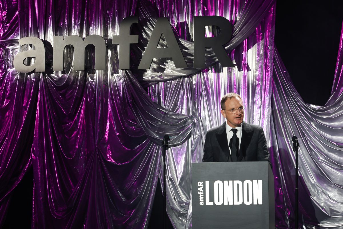 amfAR Raises $2.1 Million at Inaugural London Gala amfAR Raises $2.1 Million at Inaugural London Gala Vanity Teen 虚荣青年 Lifestyle & new faces magazine