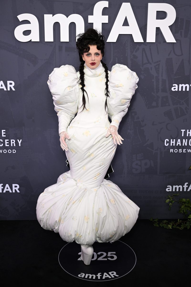 amfAR Raises $2.1 Million at Inaugural London Gala amfAR Raises $2.1 Million at Inaugural London Gala Vanity Teen 虚荣青年 Lifestyle & new faces magazine