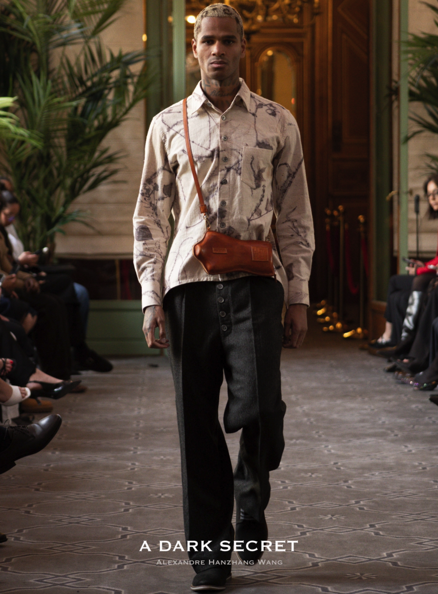 A Dark Secret Champions Sustainable Fashion with ‘The Last Man’ at Paris Fashion Week Vanity Teen 虚荣青年 Lifestyle & new faces magazine A Dark Secret Champions Sustainable Fashion with ‘The Last Man’ at Paris Fashion Week A Dark Secret Champions Sustainable Fashion with ‘The Last Man’ at Paris Fashion Week Vanity Teen 虚荣青年 Lifestyle & new faces magazine