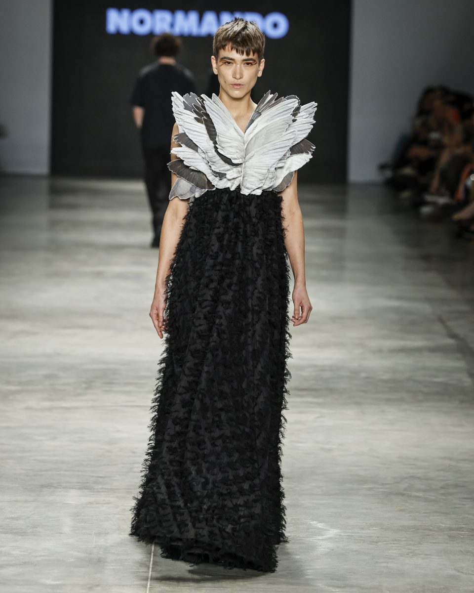 Normando presents a collection inspired by Amazonian myths and fauna, featuring innovational biotechnological dye at SPFW N60 Normando presents a collection inspired by Amazonian myths and fauna, featuring innovational biotechnological dye at SPFW N60 Vanity Teen 虚荣青年 Lifestyle & new faces magazine