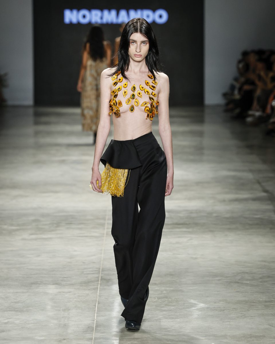 Normando presents a collection inspired by Amazonian myths and fauna, featuring innovational biotechnological dye at SPFW N60 Normando presents a collection inspired by Amazonian myths and fauna, featuring innovational biotechnological dye at SPFW N60 Vanity Teen 虚荣青年 Lifestyle & new faces magazine