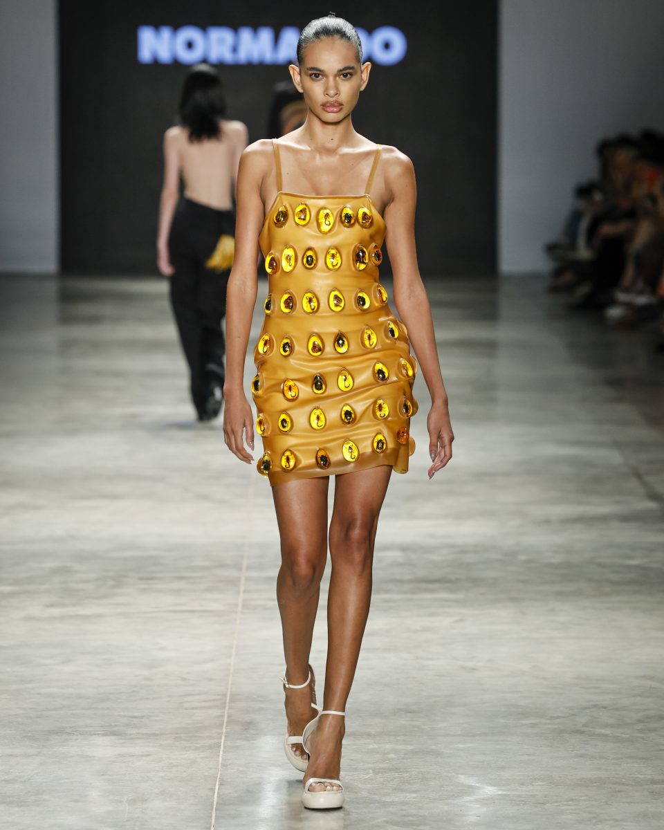 Normando presents a collection inspired by Amazonian myths and fauna, featuring innovational biotechnological dye at SPFW N60 Normando presents a collection inspired by Amazonian myths and fauna, featuring innovational biotechnological dye at SPFW N60 Vanity Teen 虚荣青年 Lifestyle & new faces magazine