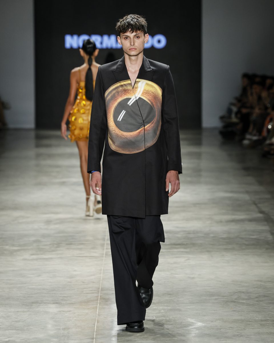 Normando presents a collection inspired by Amazonian myths and fauna, featuring innovational biotechnological dye at SPFW N60 Normando presents a collection inspired by Amazonian myths and fauna, featuring innovational biotechnological dye at SPFW N60 Vanity Teen 虚荣青年 Lifestyle & new faces magazine