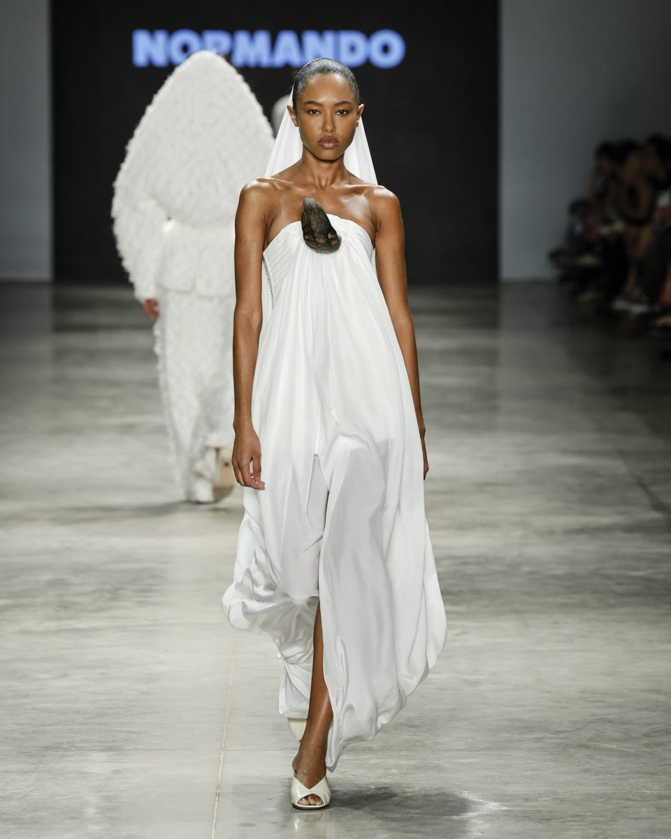 Normando presents a collection inspired by Amazonian myths and fauna, featuring innovational biotechnological dye at SPFW N60 Normando presents a collection inspired by Amazonian myths and fauna, featuring innovational biotechnological dye at SPFW N60 Vanity Teen 虚荣青年 Lifestyle & new faces magazine