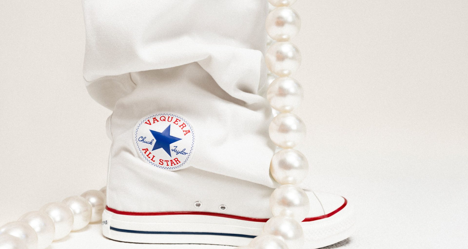 Vaquera reimagines the Converse Chuck Vaquera reimagines the Converse Chuck Vanity Teen 虚荣青年