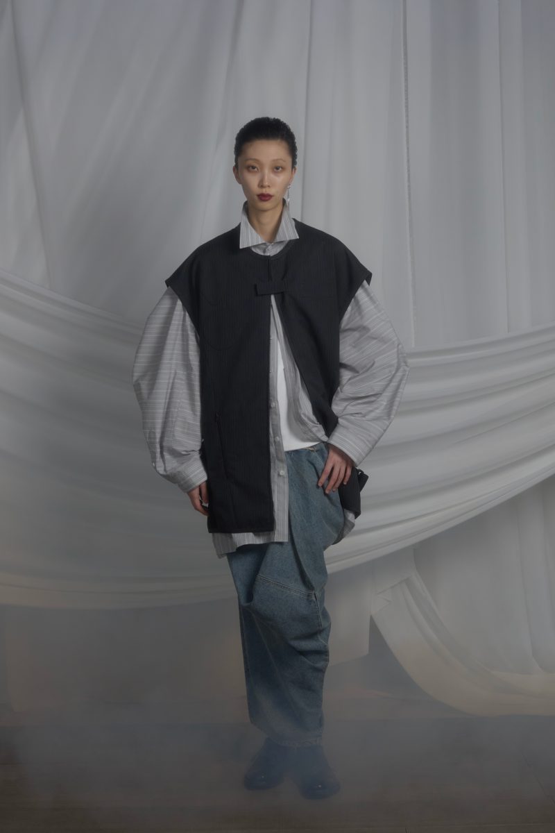 SS26 "ENLIGHTMENT": A new menswear language by MOOHONG SS26 "ENLIGHTMENT": A new menswear language by MOOHONG Vanity Teen 虚荣青年 Lifestyle & new faces magazine