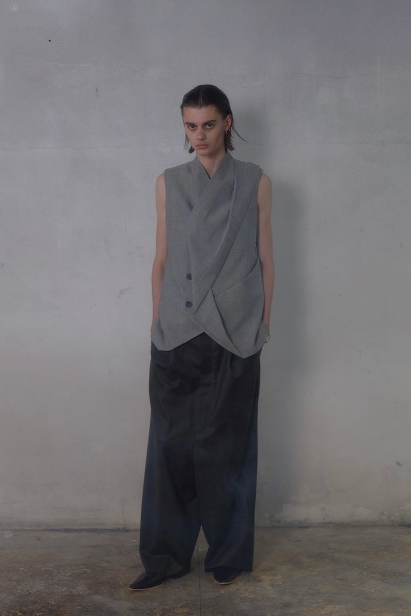 SS26 "ENLIGHTMENT": A new menswear language by MOOHONG SS26 "ENLIGHTMENT": A new menswear language by MOOHONG Vanity Teen 虚荣青年 Lifestyle & new faces magazine