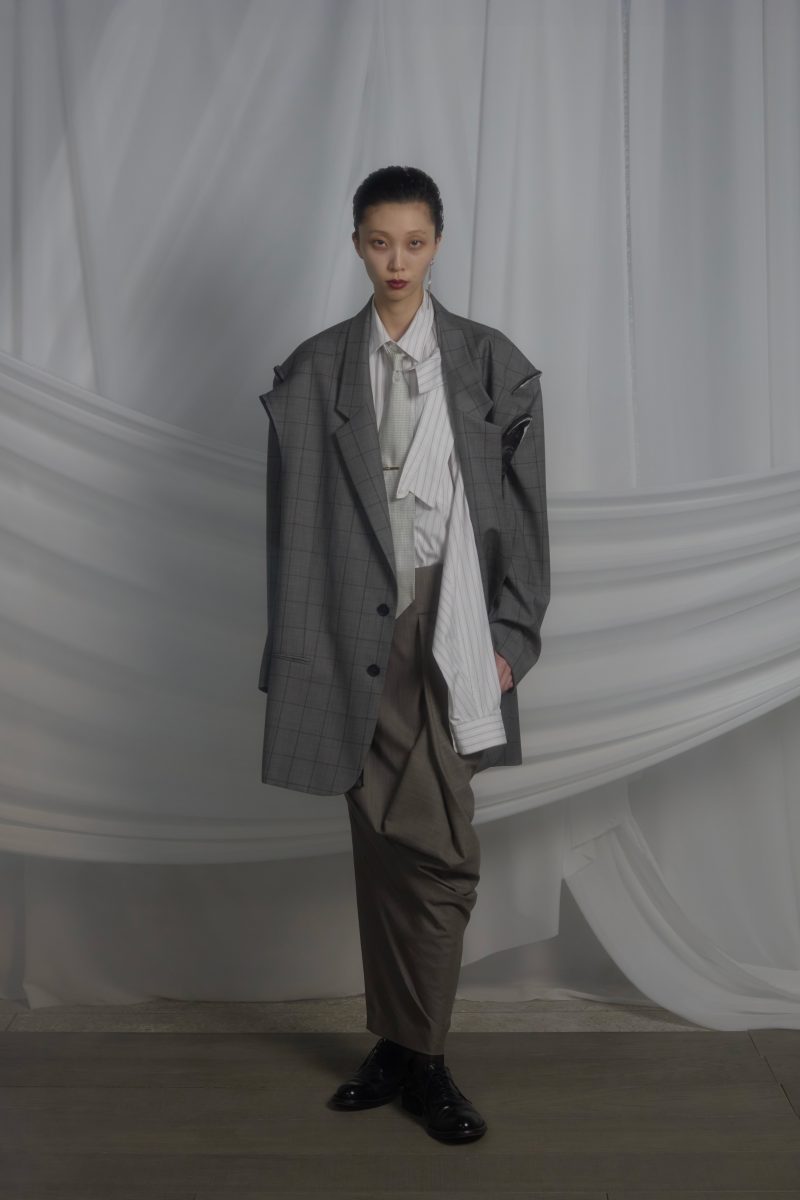 SS26 "ENLIGHTMENT": A new menswear language by MOOHONG SS26 "ENLIGHTMENT": A new menswear language by MOOHONG Vanity Teen 虚荣青年 Lifestyle & new faces magazine