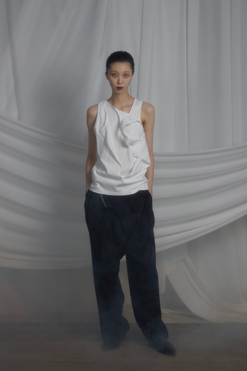 SS26 "ENLIGHTMENT": A new menswear language by MOOHONG SS26 "ENLIGHTMENT": A new menswear language by MOOHONG Vanity Teen 虚荣青年 Lifestyle & new faces magazine