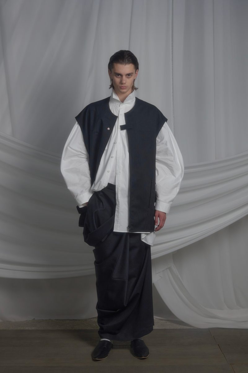 SS26 "ENLIGHTMENT": A new menswear language by MOOHONG SS26 "ENLIGHTMENT": A new menswear language by MOOHONG Vanity Teen 虚荣青年 Lifestyle & new faces magazine