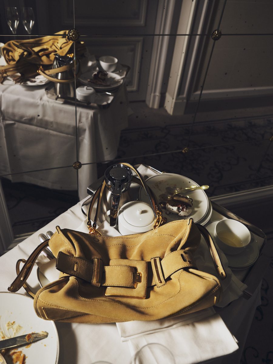 Balmain unveils its Holiday Campaign celebrating the intimate energy of getting ready for a festive night out Vanity Teen 虚荣青年 Lifestyle & new faces magazine Balmain unveils its Holiday Campaign celebrating the intimate energy of getting ready for a festive night out Balmain unveils its Holiday Campaign celebrating the intimate energy of getting ready for a festive night out Vanity Teen 虚荣青年 Lifestyle & new faces magazine