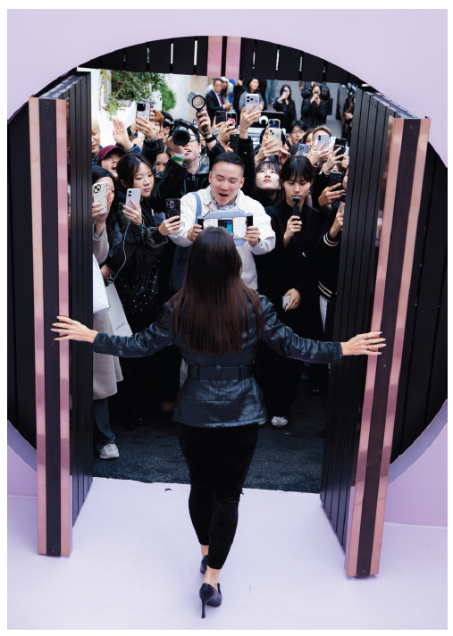 MARINE SERRE TAKES OVER SEOUL Vanity Teen 虚荣青年 Lifestyle & new faces magazine MARINE SERRE TAKES OVER SEOUL MARINE SERRE TAKES OVER SEOUL Vanity Teen 虚荣青年 Lifestyle & new faces magazine