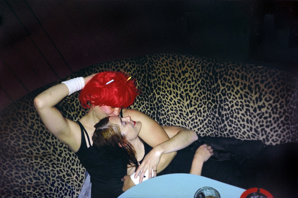 New York> Bootsy Holler - MAKiNG iT- an intimate documentary of the Seattle indie, rock & punk scene, 1992–2008- Book Signing + Talk 22.11.25 Leica Gallery Vanity Teen 虚荣青年 Lifestyle & new faces magazine New York> Bootsy Holler - MAKiNG iT- an intimate documentary of the Seattle indie, rock & punk scene, 1992–2008- Book Signing + Talk 22.11.25 Leica Gallery New York> Bootsy Holler - MAKiNG iT- an intimate documentary of the Seattle indie, rock & punk scene, 1992–2008- Book Signing + Talk 22.11.25 Leica Gallery Vanity Teen 虚荣青年 Lifestyle & new faces magazine