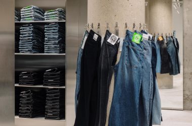 WEEKDAY UNVEILS ITS NEW PARIS SPACE WEEKDAY UNVEILS ITS NEW PARIS SPACE Vanity Teen 虚荣青年 Lifestyle & new faces magazine