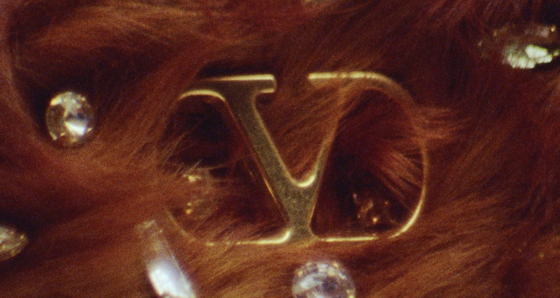 MAISON VALENTINO PRESENTS THE VALENTINO GARAVANI DEVAIN DIGITAL CREATIVE PROJECT: ALBERT PLANELLA MAISON VALENTINO PRESENTS THE VALENTINO GARAVANI DEVAIN DIGITAL CREATIVE PROJECT: ALBERT PLANELLA Vanity Teen 虚荣青年 Lifestyle & new faces magazine