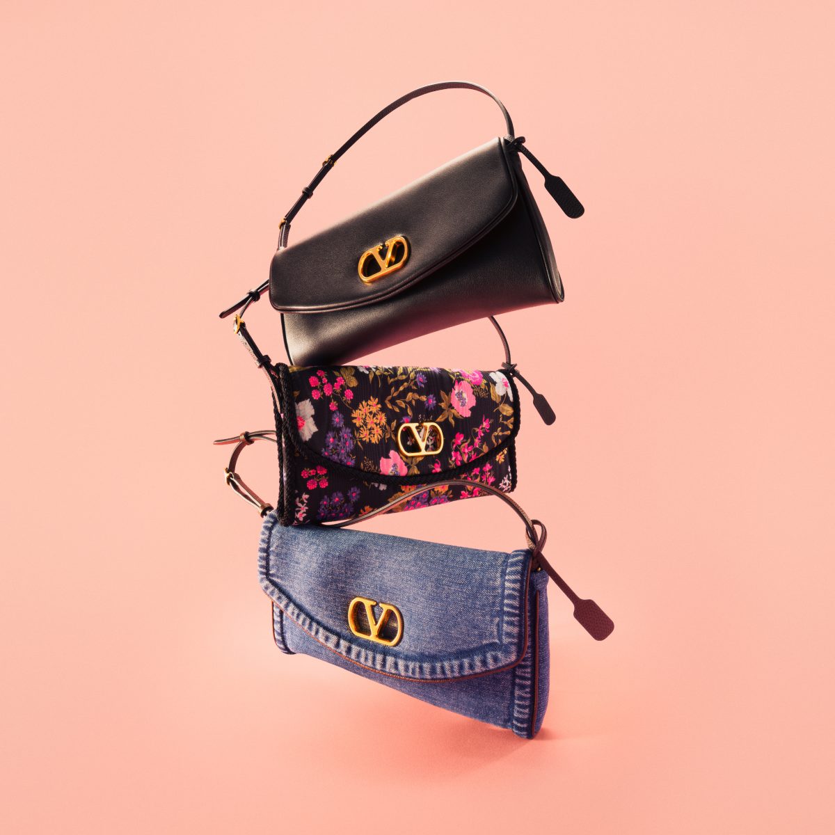 MAISON VALENTINO PRESENTS THE VALENTINO GARAVANI DEVAIN DIGITAL CREATIVE PROJECT: THOMAS ALBDORF MAISON VALENTINO PRESENTS THE VALENTINO GARAVANI DEVAIN DIGITAL CREATIVE PROJECT: THOMAS ALBDORF Vanity Teen 虚荣青年 Lifestyle & new faces magazine