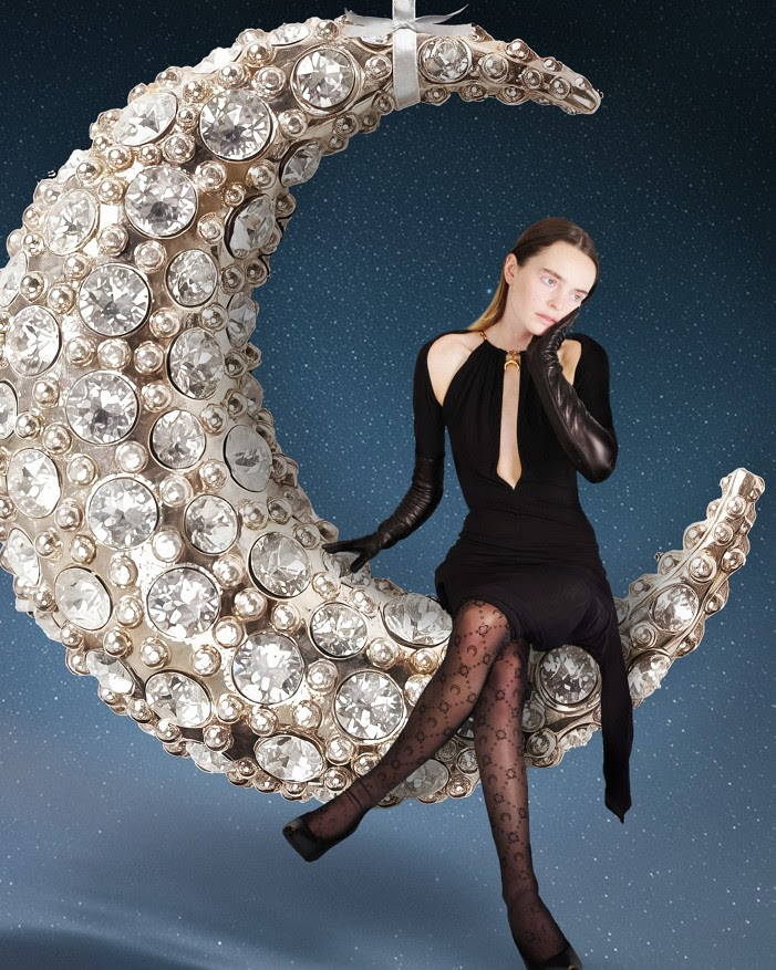 MARINE SERRE HOLIDAY CAMPAIGN 2025 - A Family Affair Across Time  MARINE SERRE HOLIDAY CAMPAIGN 2025 - A Family Affair Across Time  Vanity Teen 虚荣青年 Lifestyle & new faces magazine