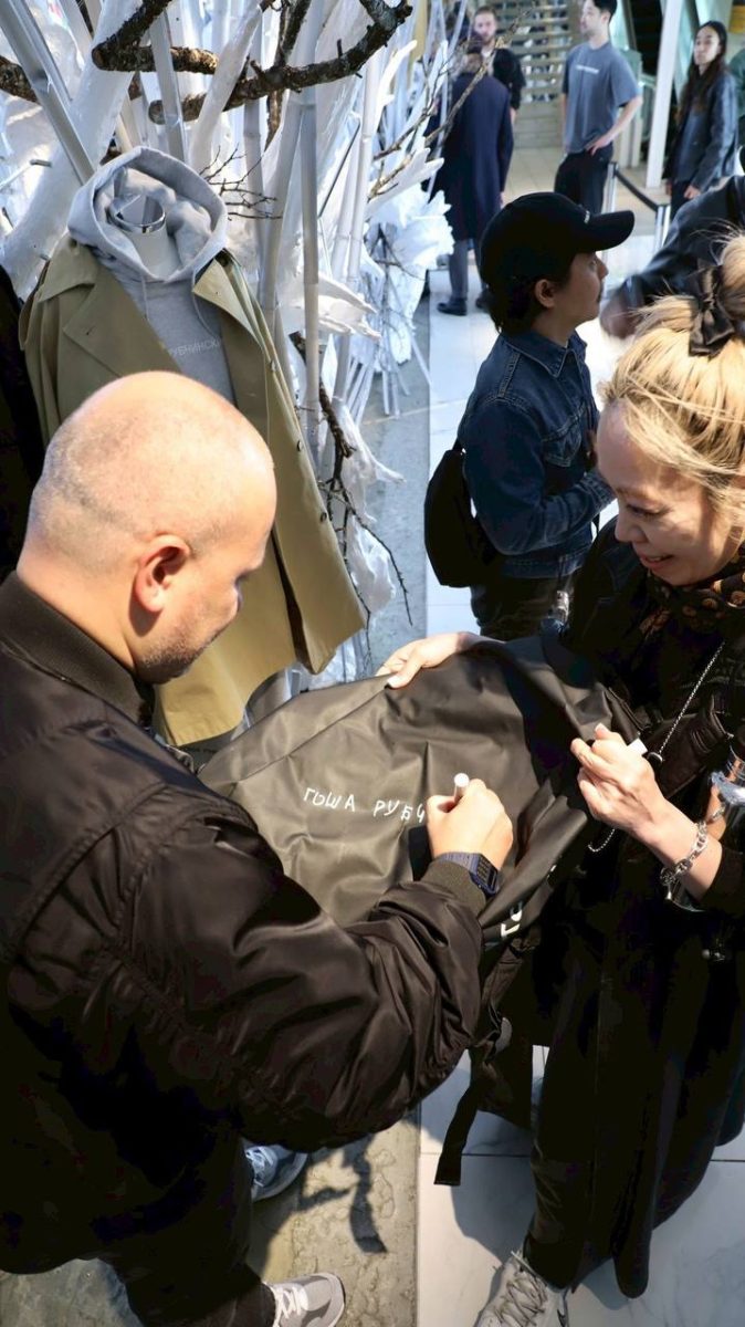 FOLLOWING BRAND RELAUNCH, GOSHA RUBCHINSKIY CAME TO TOKYO FOR GR8 POP-UP Vanity Teen 虚荣青年 Lifestyle & new faces magazine FOLLOWING BRAND RELAUNCH, GOSHA RUBCHINSKIY CAME TO TOKYO FOR GR8 POP-UP FOLLOWING BRAND RELAUNCH, GOSHA RUBCHINSKIY CAME TO TOKYO FOR GR8 POP-UP Vanity Teen 虚荣青年 Lifestyle & new faces magazine